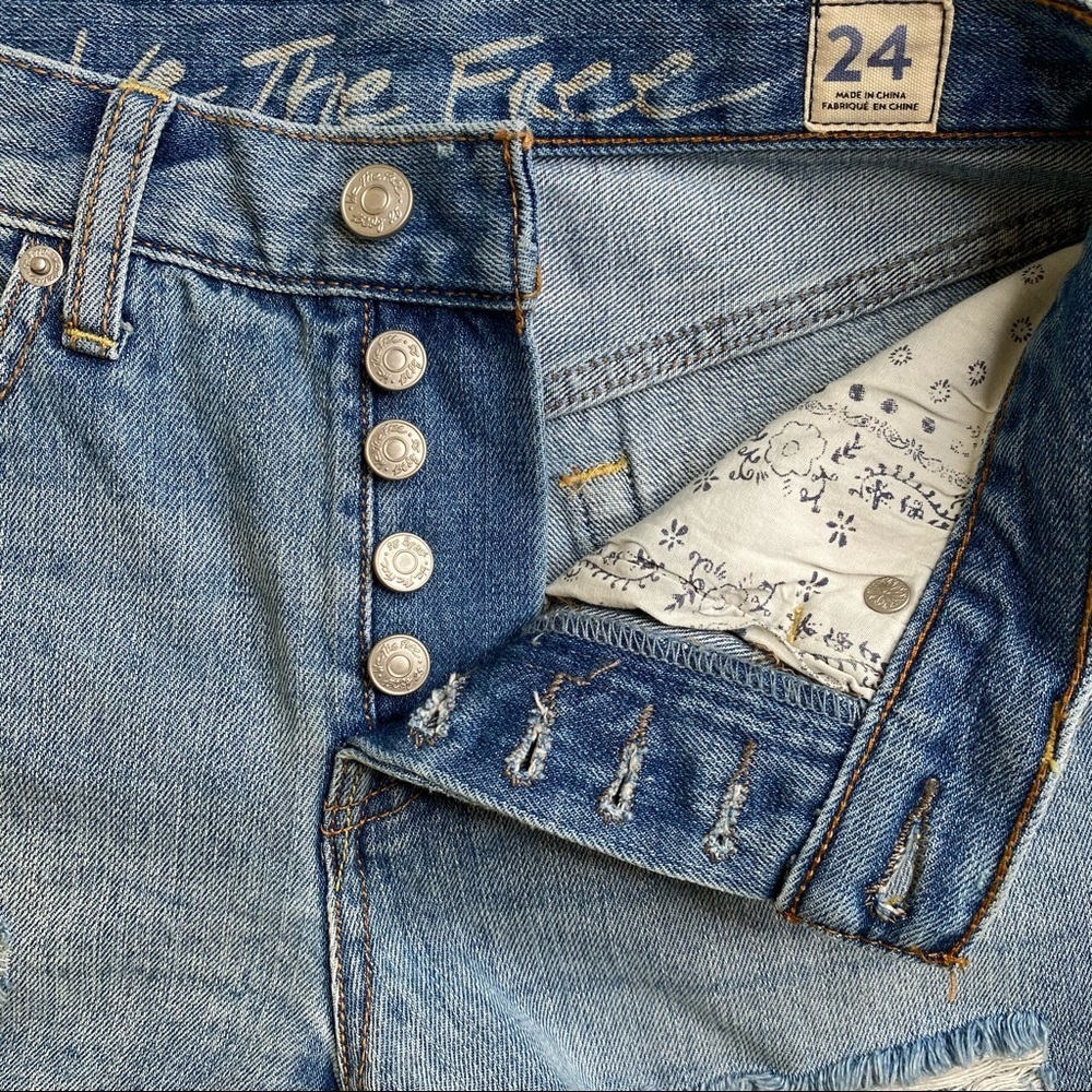 FREE PEOPLE Sophia Waves distressed jean shorts 24 - Picture 5 of 8